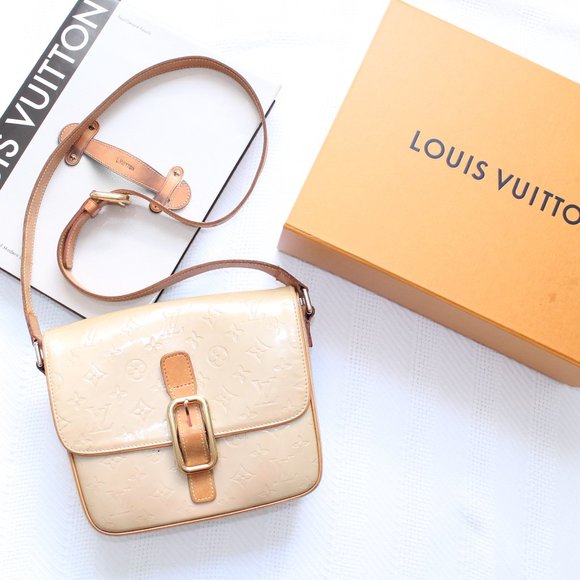 Louis Vuitton Handbags - Louis Vuitton Christie GM Vernis Crossbody DAMAGED
